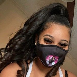 Meet your Posher, Briana